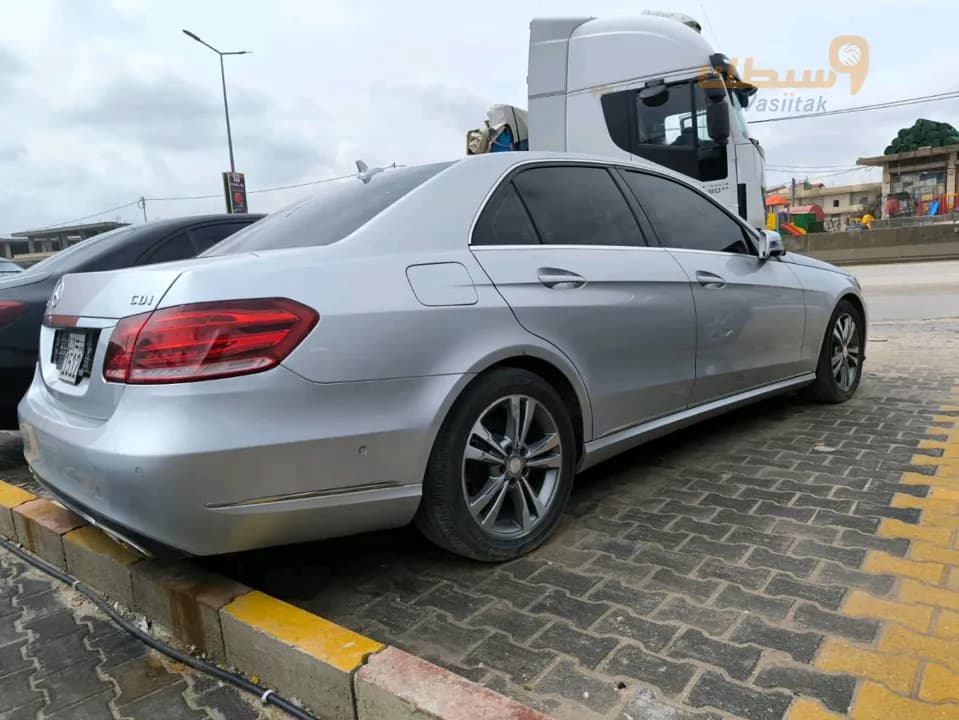 Mercedes E220 - 2