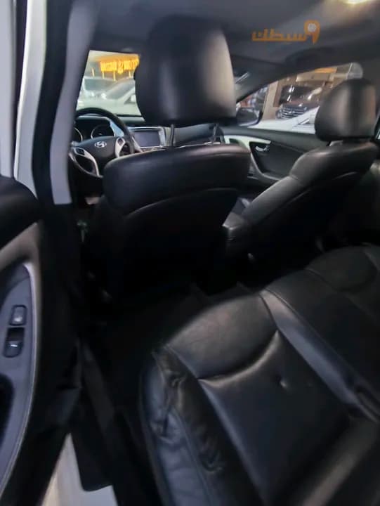 Hyundai Elantra - 5