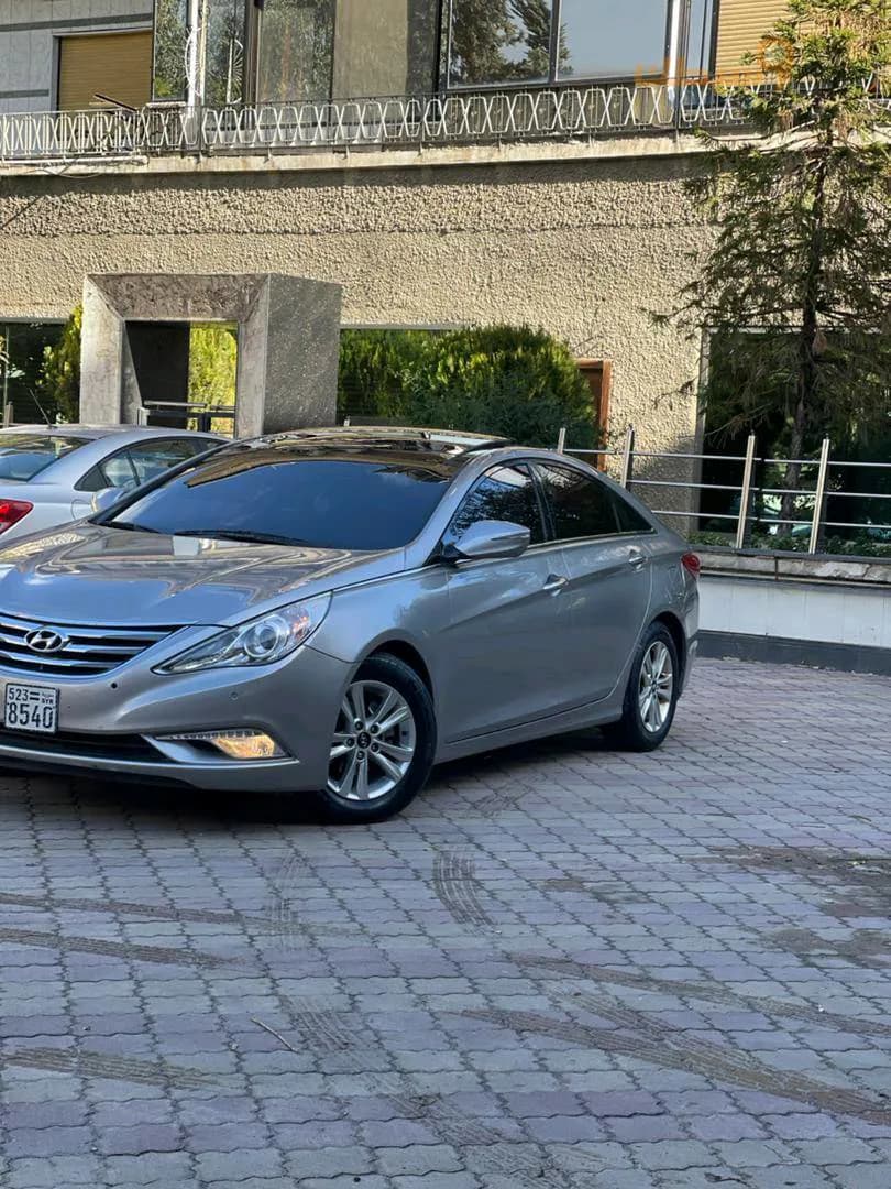 Hyundai sonata  - 3