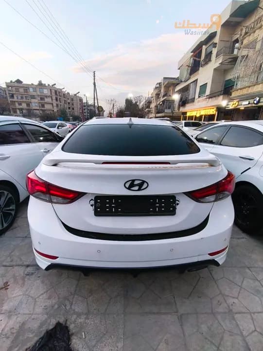 Hyundai Elantra - 2