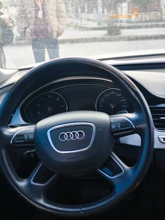 Audi A8 - 4