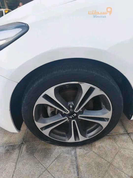 Kia K3 - 4