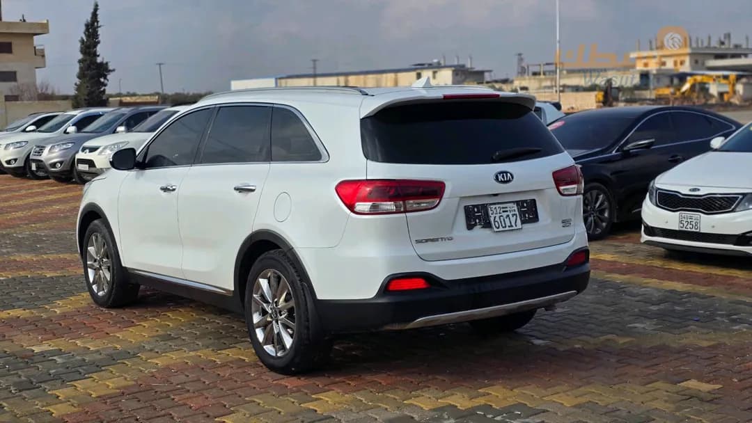 Kia Sorento - 4