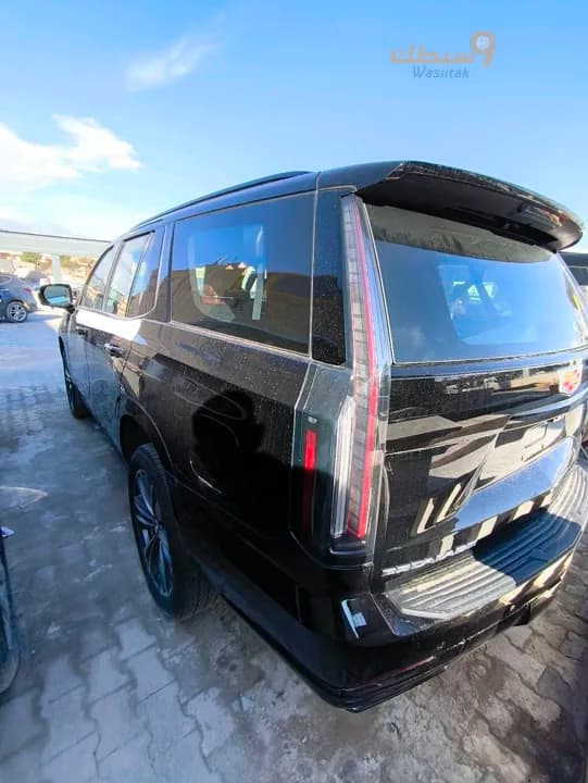 Cadillac Escalade - 3
