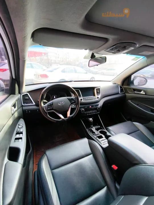 Hyundai Tucson - 1