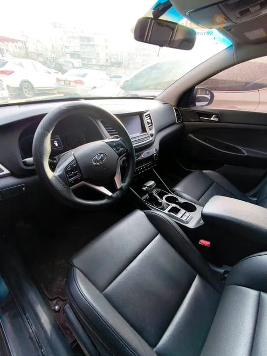 Hyundai Tucson - 4
