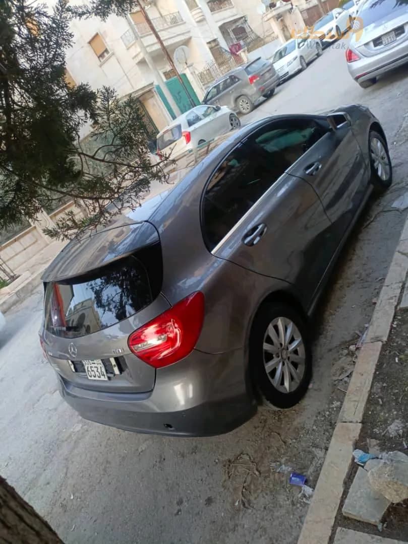 مرسيدس A180 - 3