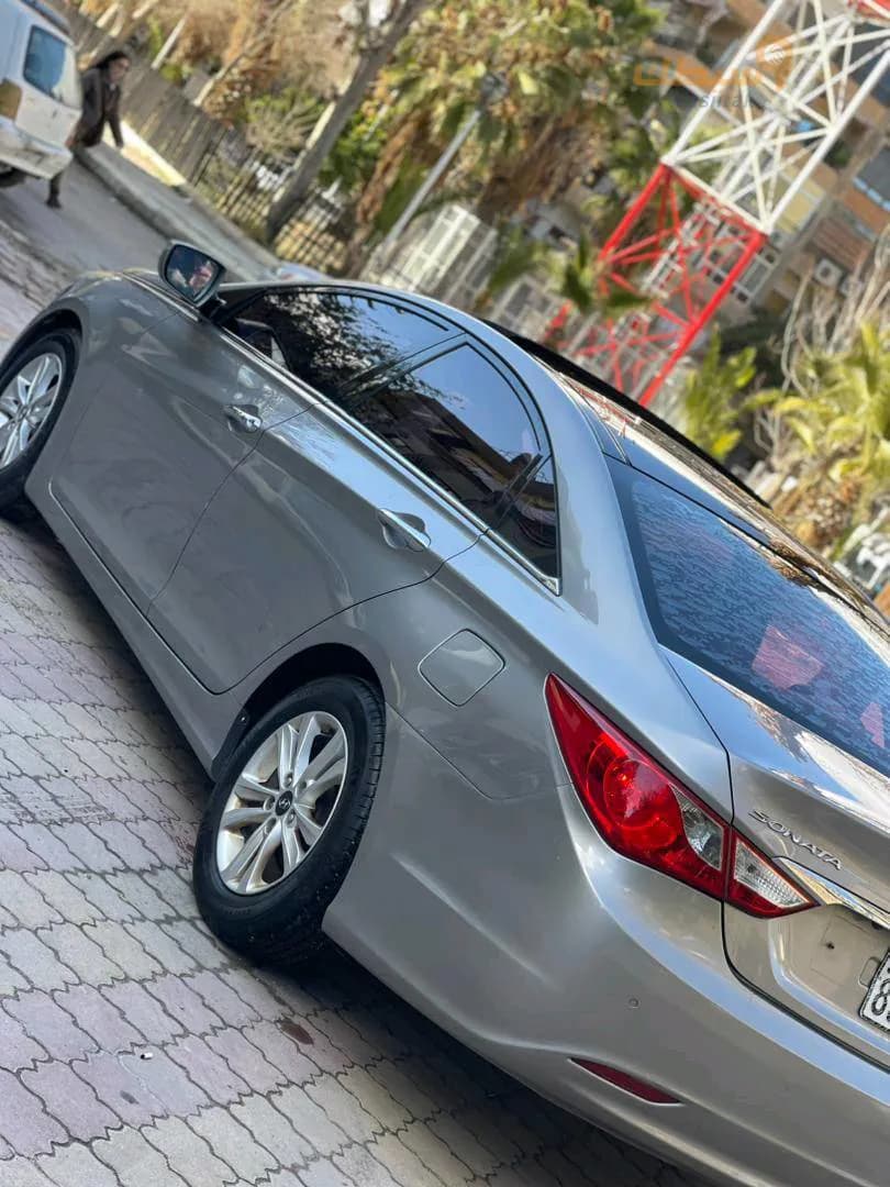 Hyundai sonata  - 2