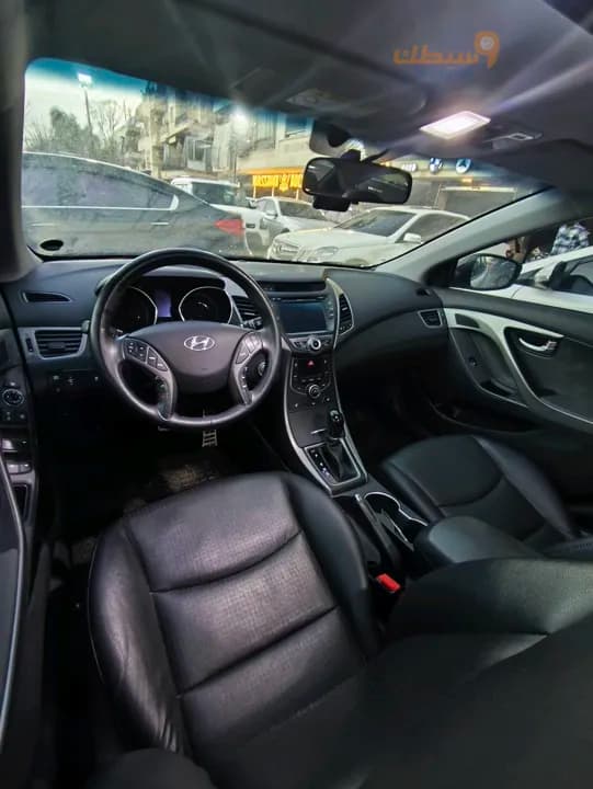 Hyundai Elantra - 3
