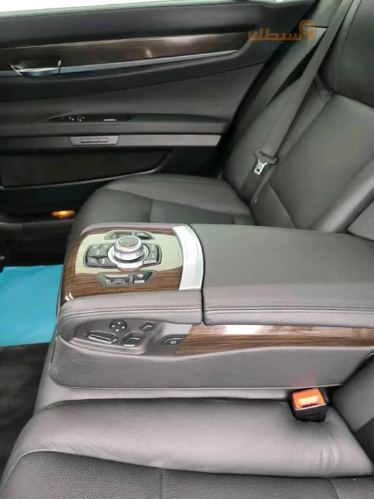 BMW 740Li - 7