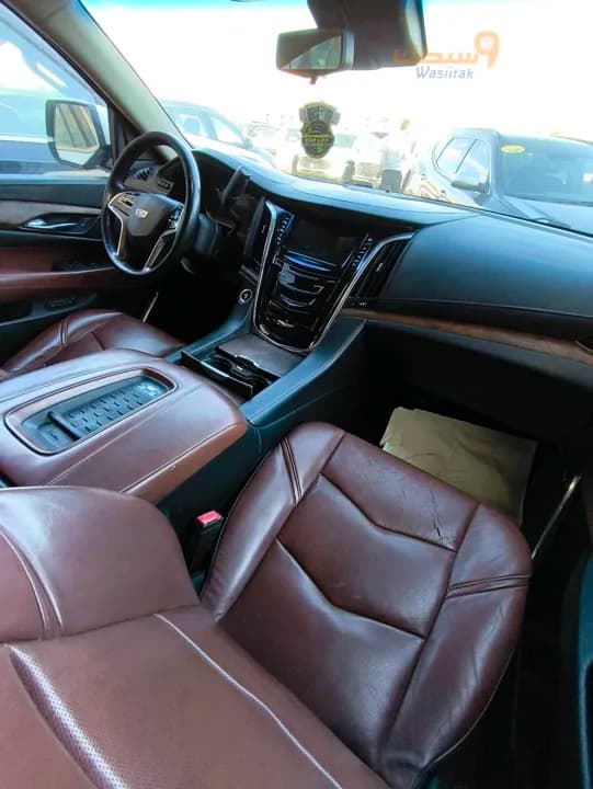 Cadillac Escalade - 2