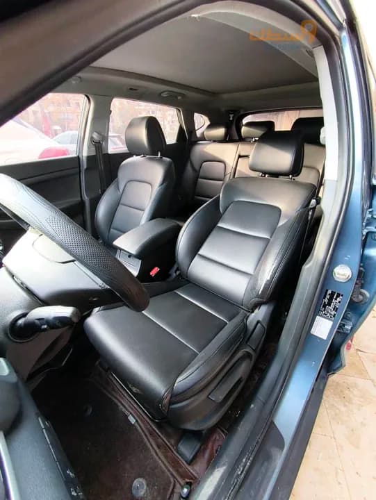 Hyundai Tucson - 2