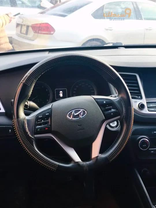 Hyundai Tucson - 2