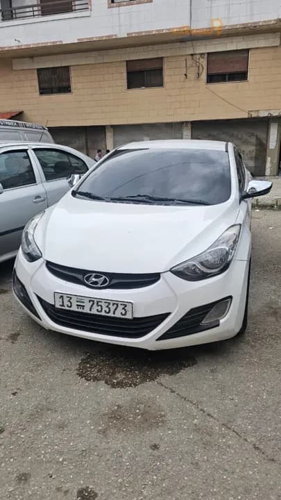 هيونداي الينترا