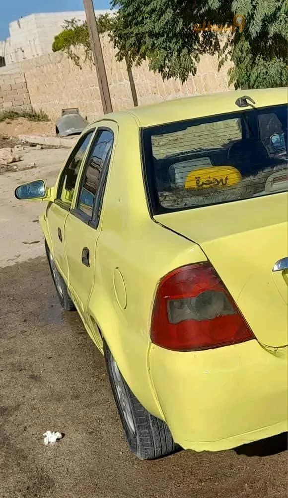 سيارة 