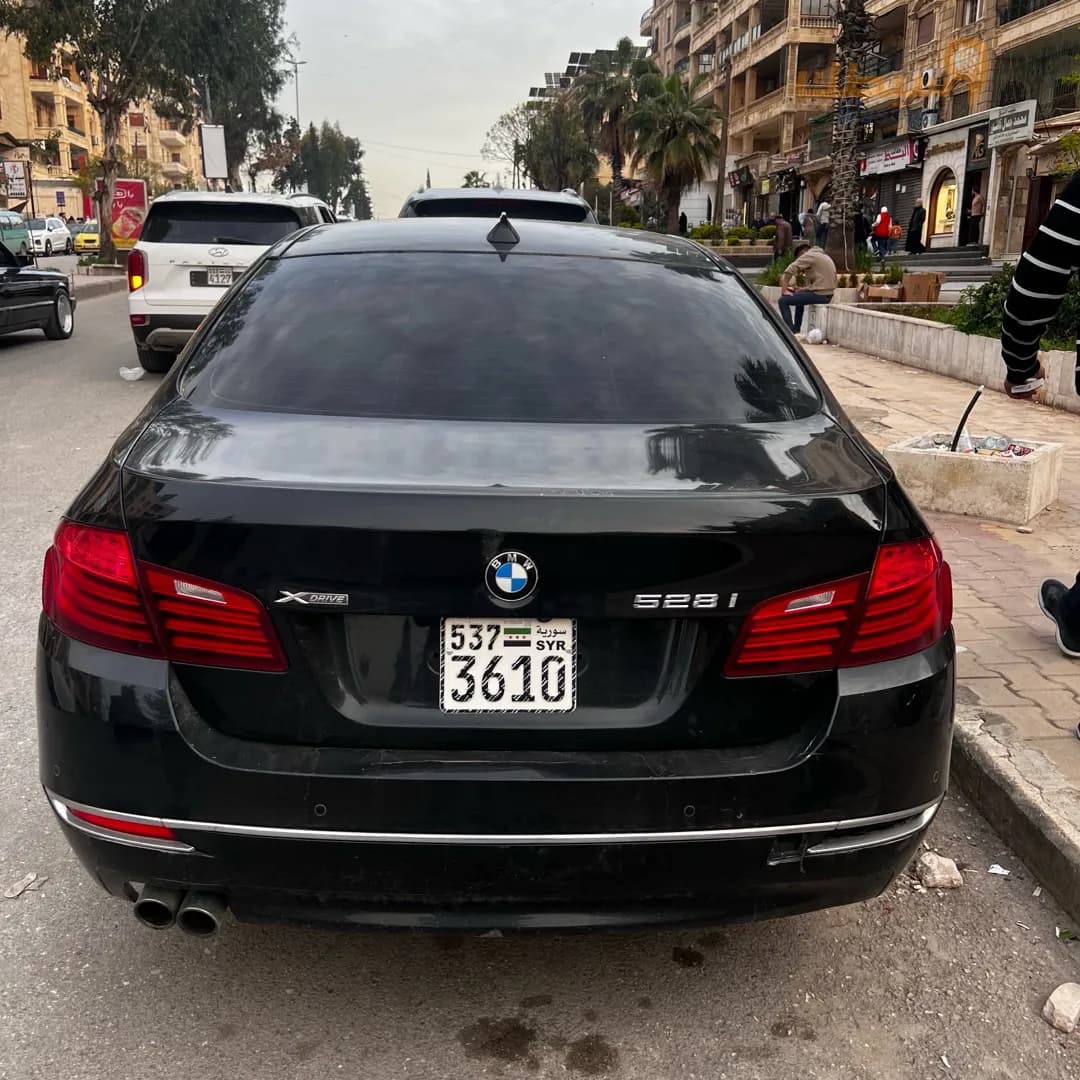 سيارة