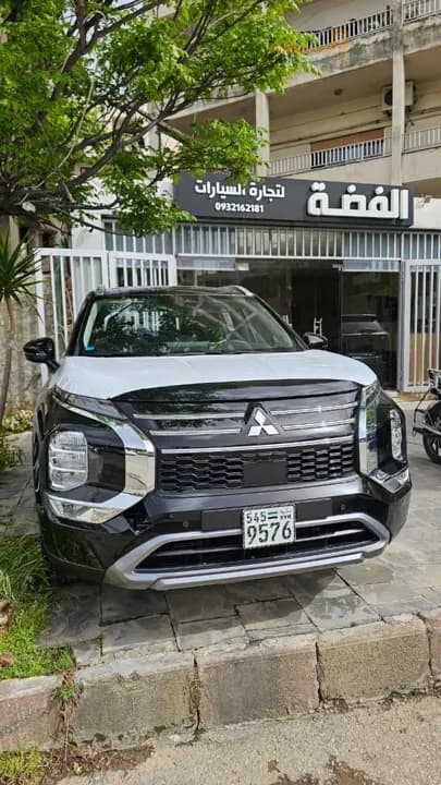 متسوبيشي اوتلندر