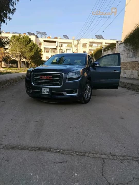 جيمس اكاديا