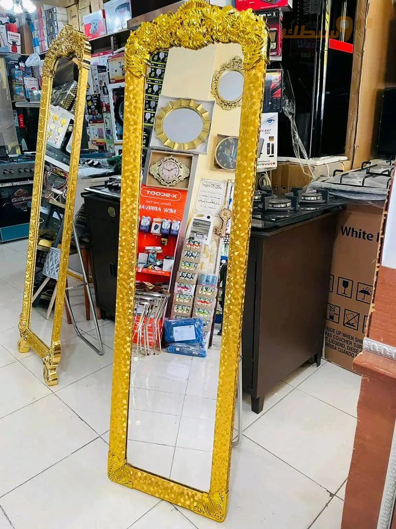 المراية الملكية الطولية العمودية بستاند" ذات الإطار الذهبي المزخرف